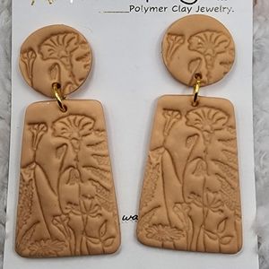 CLAY EARRING/handmade/hypoallergenic/polymer clay/lighweight.